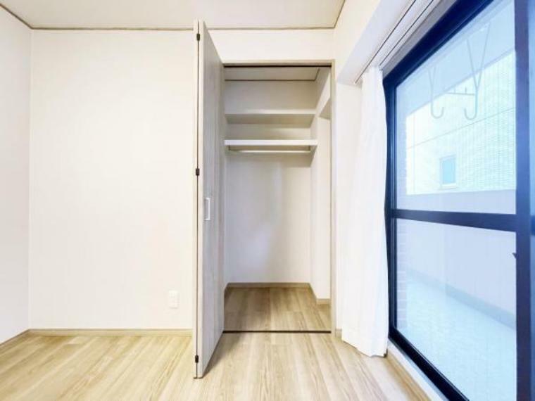 収納 （洋室・クローゼット）収納スペースは棚やハンガーパイプが付いた使いやすい設計になっています！