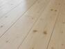 【床材】リビングの床材はちょっとリッチな住友林業クレスト製の高機能フローリングを使用しました。ワックスが不要の特殊加工がされておりお手入れ簡単。ペットのキズやキャスターのキズにも強く長持ちします。