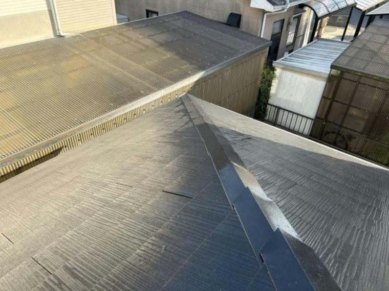 外観写真 【リフォーム済み】屋根は塗装を行いました。屋根は定期的な塗り替えが必要ですが当分不要ですね。