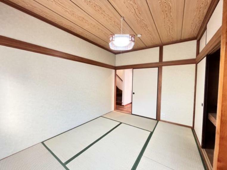 【リフォーム後写真】1階和室です。畳の表替えとクロスの張り替えを行いました。