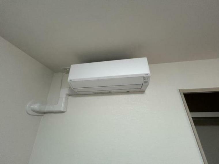 冷暖房・空調設備 【リフォーム済】真ん中の洋室にエアコンを新設しました。こちらもこのままお引渡しとなります。