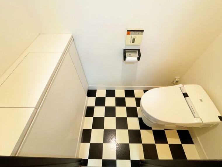 トイレ 【2階トイレ】操作簡単のパネル式ウォシュレットタイプ