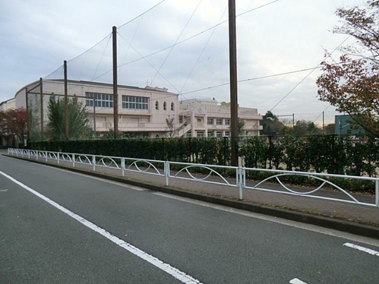 小学校 横浜市立中川西小学校まで約210m（徒歩3分）