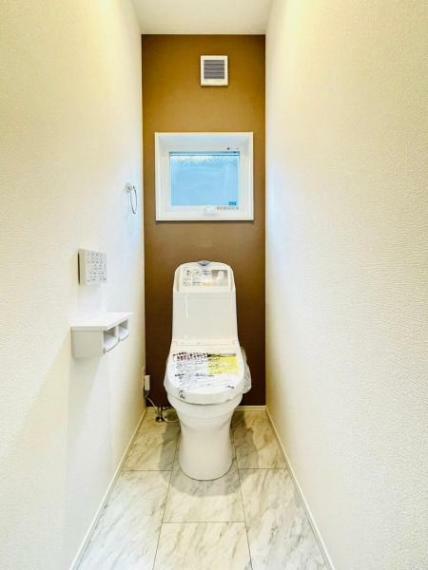 トイレ 【トイレ】ウォシュレットなど多機能が付いたお手入れしやすい快適なトイレ。