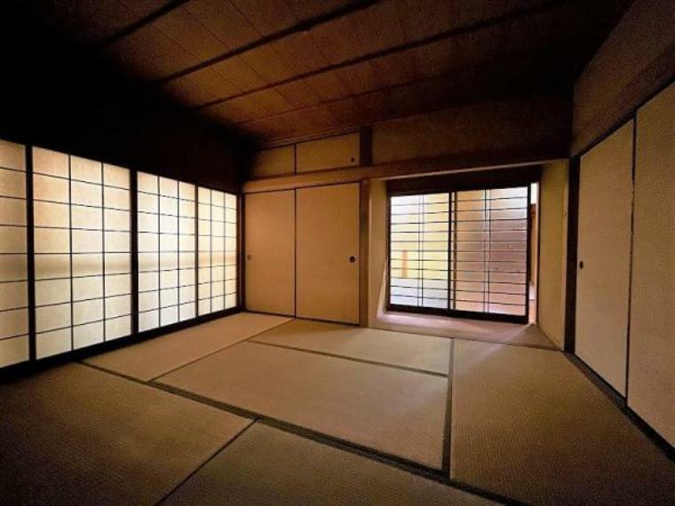 和室 【リフォーム中】1階続き間の和室です。畳の空間があると落ち着きますね。