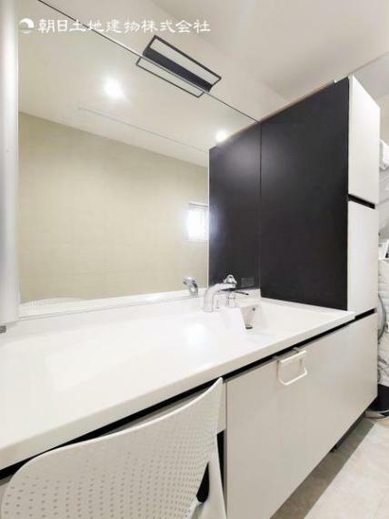 浴室 【洗面・脱衣所】使用頻度の高い場所だからこそ便利な空間に。多人数での使用も考えた便利な空間です