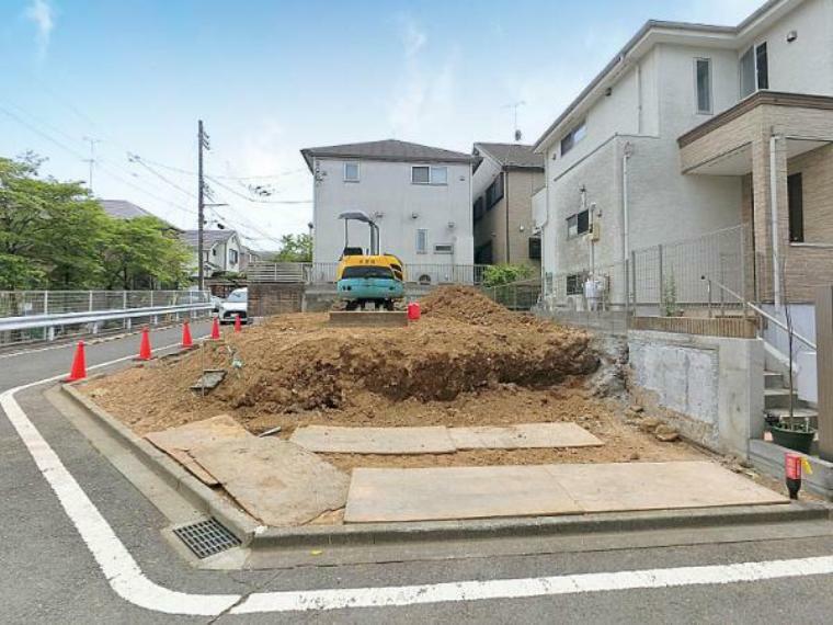 現況外観写真 一戸建ての多いエリア、静かで落ち着いた雰囲気