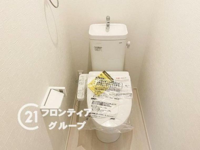 トイレ トイレは1階と2階の2カ所に設置！階段を上り下りせずに使用できるので、高齢の方にも安心です！