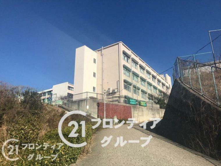 小学校 神戸市立千代が丘小学校 徒歩15分。