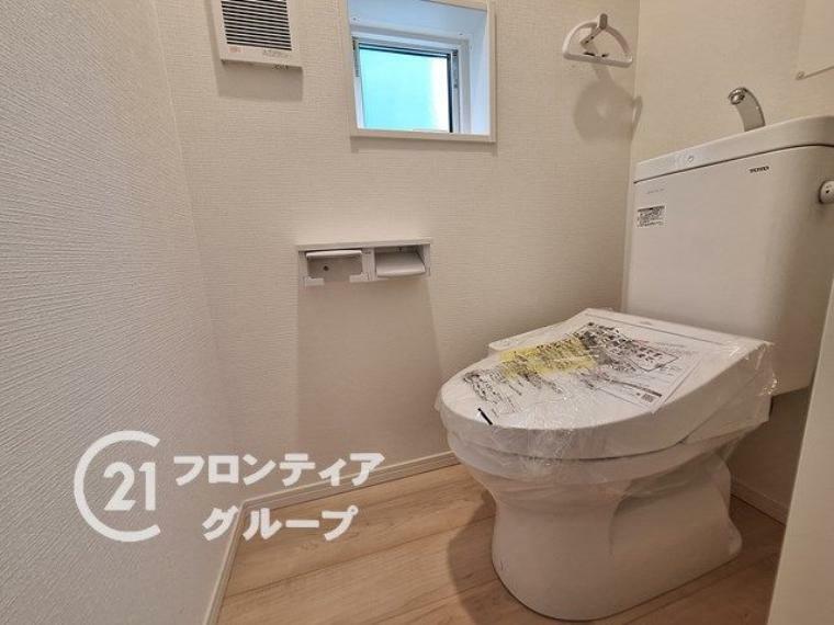 オート開閉のフタなので、手を触れず清潔・快適なトイレです！