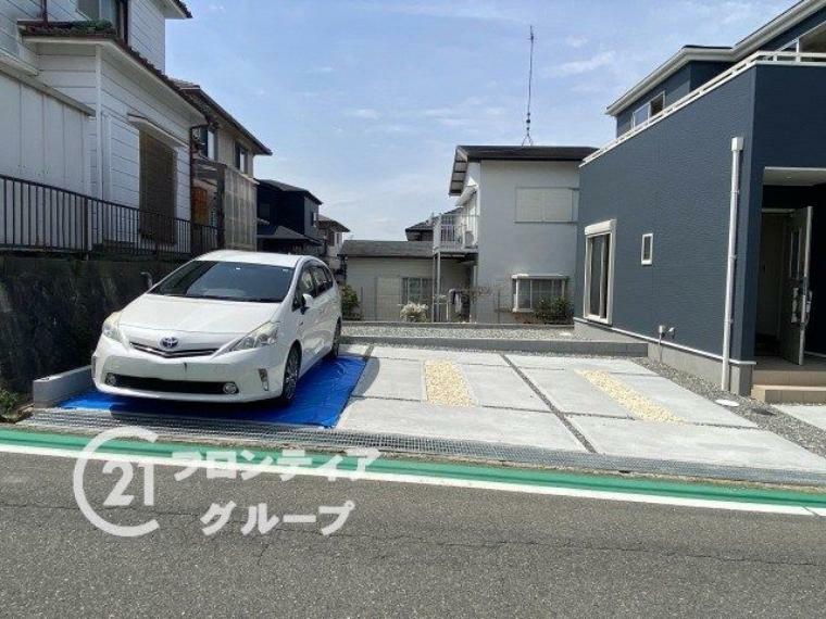 並列駐車3台可能です！やっぱり並列駐車は便利ですね！