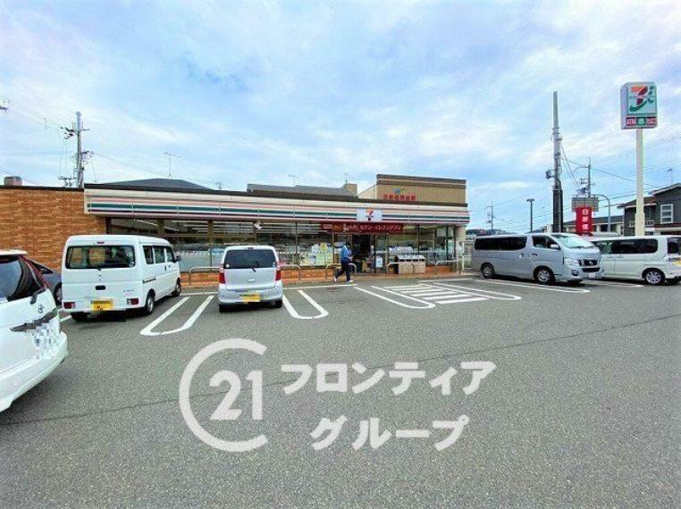 コンビニ セブンイレブン明石江井ヶ島駅前店　徒歩15分。