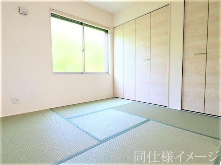 子供部屋 ＼同仕様写真/い草香る畳スペースは、使い方色々！客室やお布団で寝るときにぴったりの空間ですね。