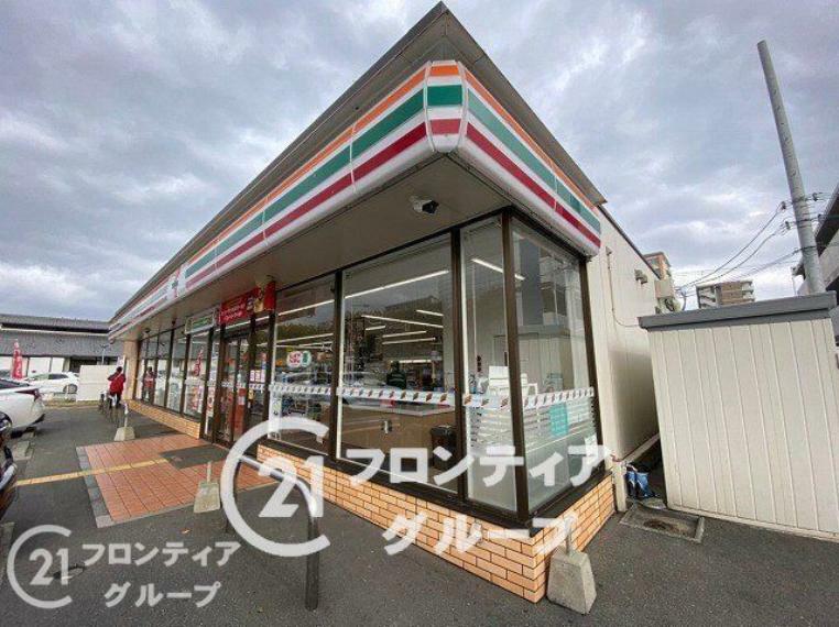 コンビニ 徒歩3分。　セブンイレブン姫路佃町店