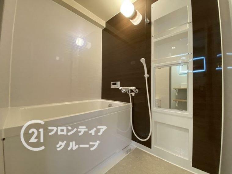 浴室 白を基調に清潔感のある浴室です。