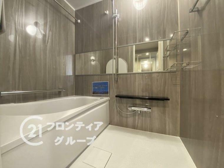 浴室 ロビーは重厚感があり、上質な空間を演出しています