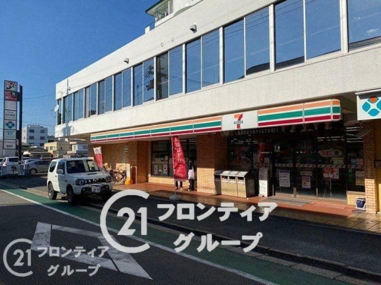コンビニ セブンイレブン京田辺河原店 徒歩6分。