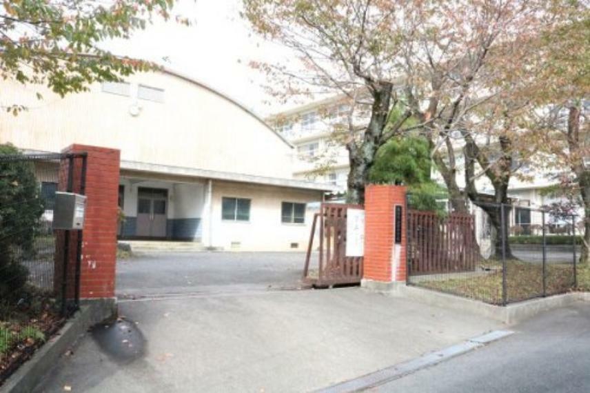 中学校 【中学校】秦野市立西中学校まで433m