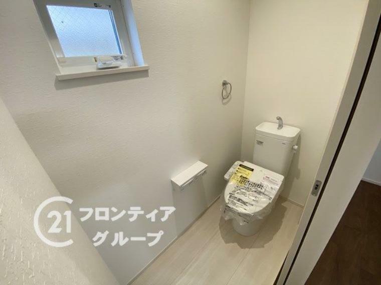 トイレは1階と2階の2カ所に設置！階段を上り下りせずに使用できるので、高齢の方にも安心です！