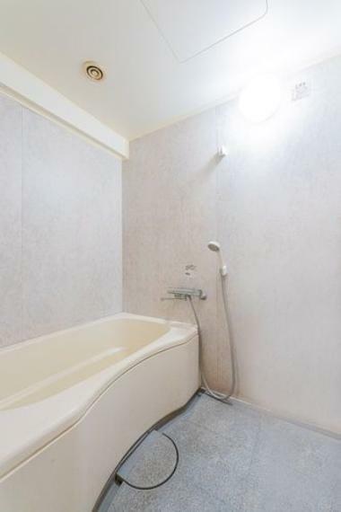 浴室 【バス】※画像にある床・壁紙等はCG加工によるイメージです。