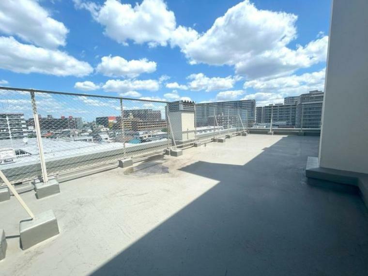 バルコニー 7階から望む、開放的なパノラマ眺望。