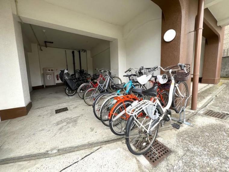 駐輪場 近隣移動に便利な自転車を駐められます