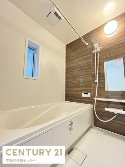 浴室 浴室乾燥暖房機付きのバスルーム！