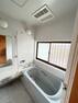 浴室 【現況写真】ユニットバスを撮影。1坪サイズでゆっくり寛げそうですね。
