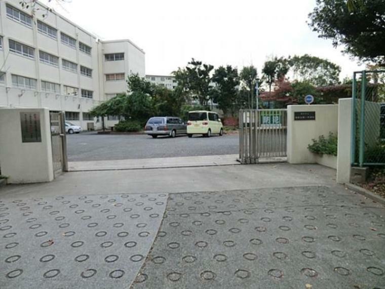 中学校 横浜市立港南台第一中学校のエリアです　1500m