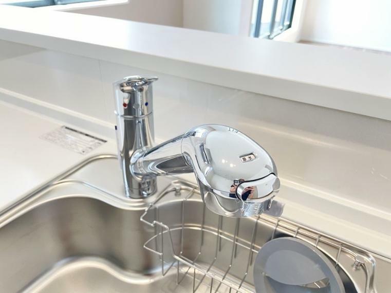 浄水器一体型のキッチンで洗い物用・料理用と切り替え簡単！キッチンワークをより快適にします！