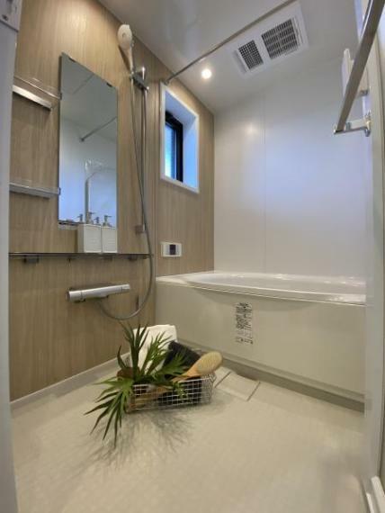 浴室 ■くつろぎバスタイム、追い焚き機能＆浴室乾燥機完備