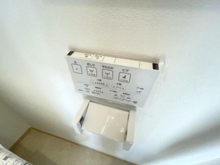 トイレ トイレは快適な温水洗浄便座です。