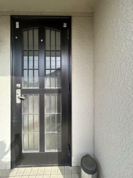 玄関 【5/12まで期間限定現況販売】玄関ドアの写真です。