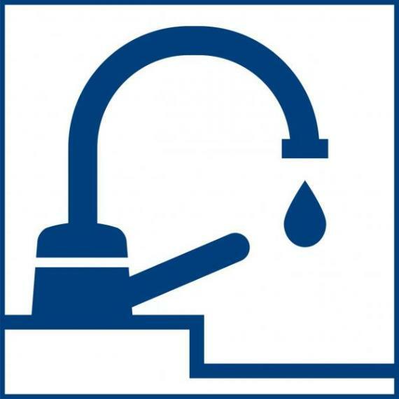 【浄水器内蔵型水栓】スイッチの切り替えで、真水と浄水の切り替えができる便利な水栓、キッチンの作業もはかどります。