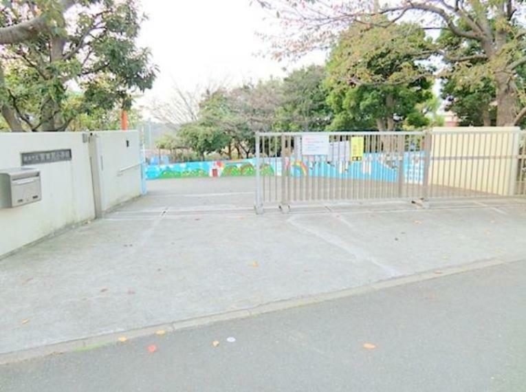 小学校 横浜市立南舞岡小学校　約791m　住宅街の中にある小学校なので通学も安心です。