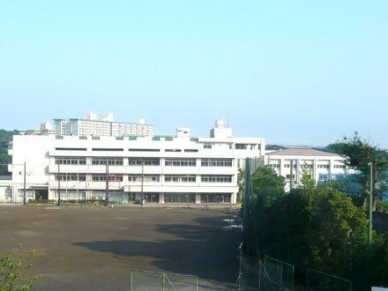 中学校 横浜市立平戸中学校 徒歩12分。