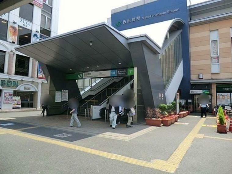 西船橋駅（JR 総武本線） 徒歩8分。