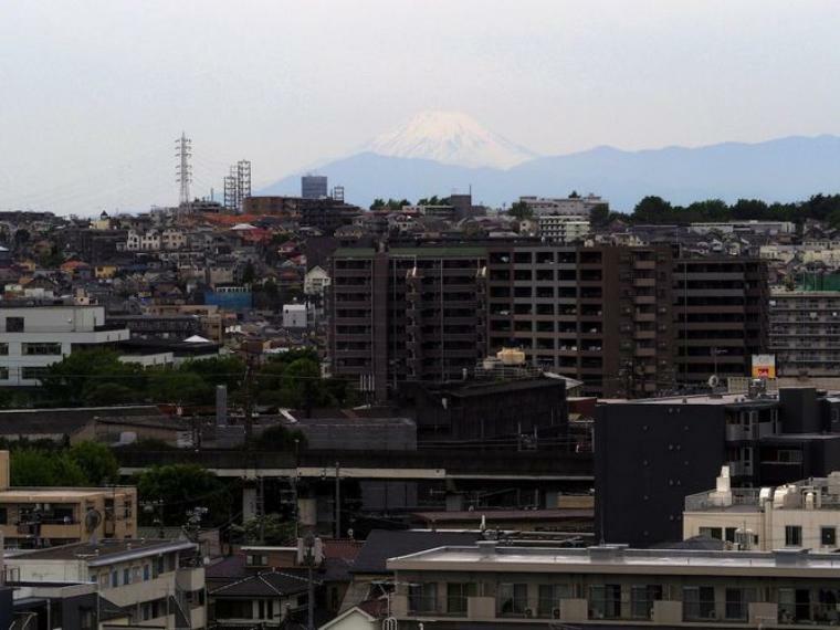 眺望 冬の日は迫力満点の富士山を見ることができます。