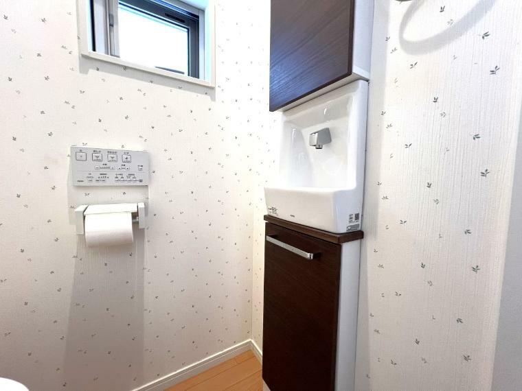 トイレ 便利な手洗いスペースが同室にあるのはうれしいですね