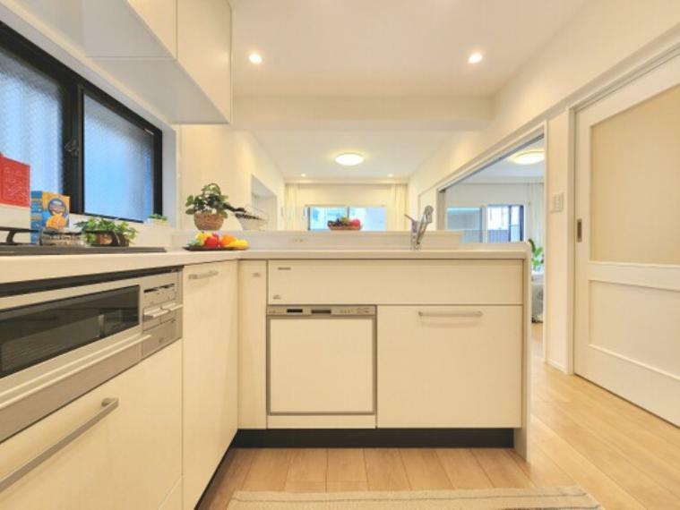 キッチン 洗練されたスタイリッシュなデザイン性と使いやすさを備えた仕様。