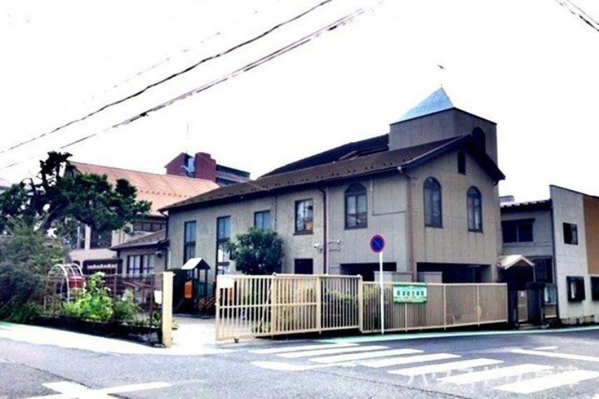 幼稚園・保育園 【信愛幼稚園】JR草津駅から徒歩5分に立地。1922年開設の市内で最も古く歴史のある幼稚園です。園内には礼拝堂があり、キリスト教教育をうけることが出来ます。HPには年間行事などが掲載されています。