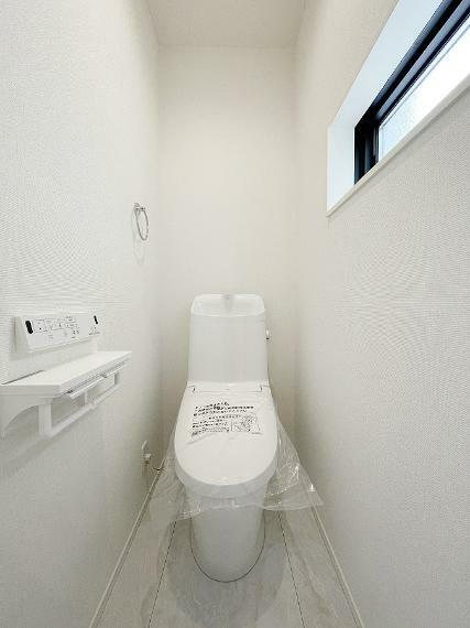 トイレ トイレは1階と2階それぞれに配置されていてとても便利です。
