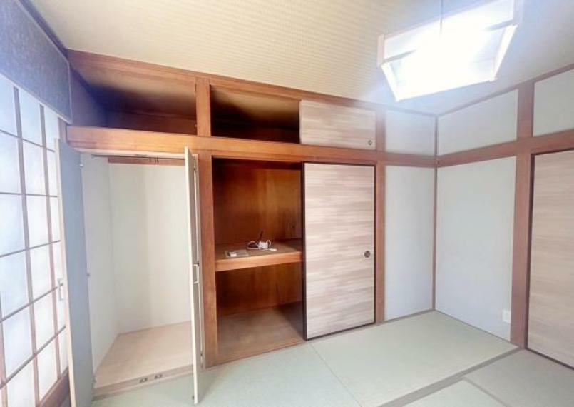 和室 ■和室にも収納スペースがあります！