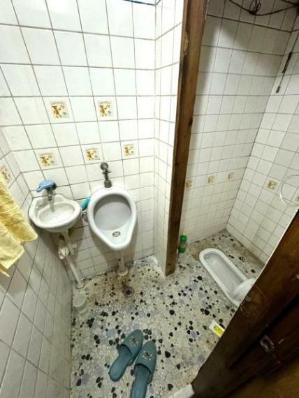 【トイレ】<BR/>トイレスペースは広く男性用・女性用の2つがあります。