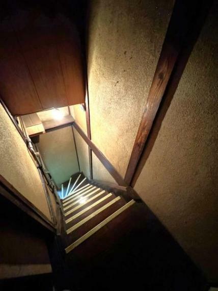 【階段部分】 2階建ての室内階段分です。