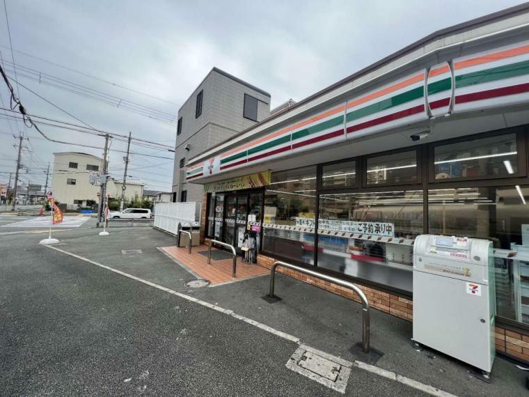 コンビニ セブン-イレブン 堺大浜中町3丁店まで約460m（徒歩6分）