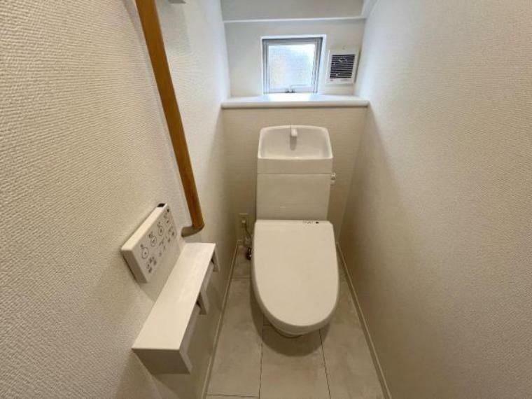 トイレ 快適にお使い頂ける清潔感のあるトイレです。