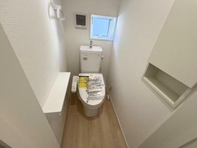 トイレ 快適な温水洗浄便座です。トイレは各階でお使い頂けます。