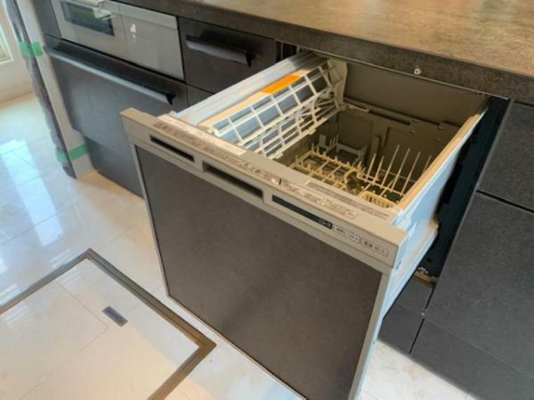 キッチン 食器洗浄機が後片付けをサポート！食事後の家族のくつろぎタイムをゆっくりもてます！