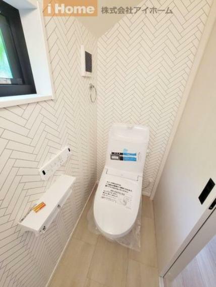トイレ 温水洗浄便座トイレを2か所設置。各階にトイレがあるためとても便利です。